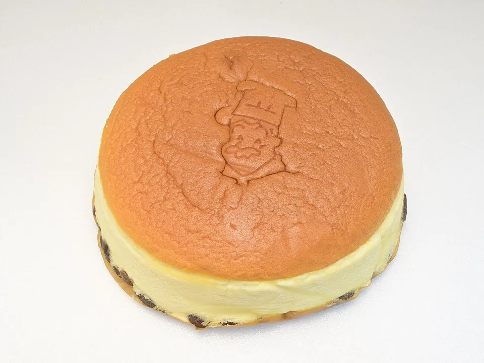 スフレチーズケーキの実写写真（ふわふわ食感の日本式スフレチーズケーキ）