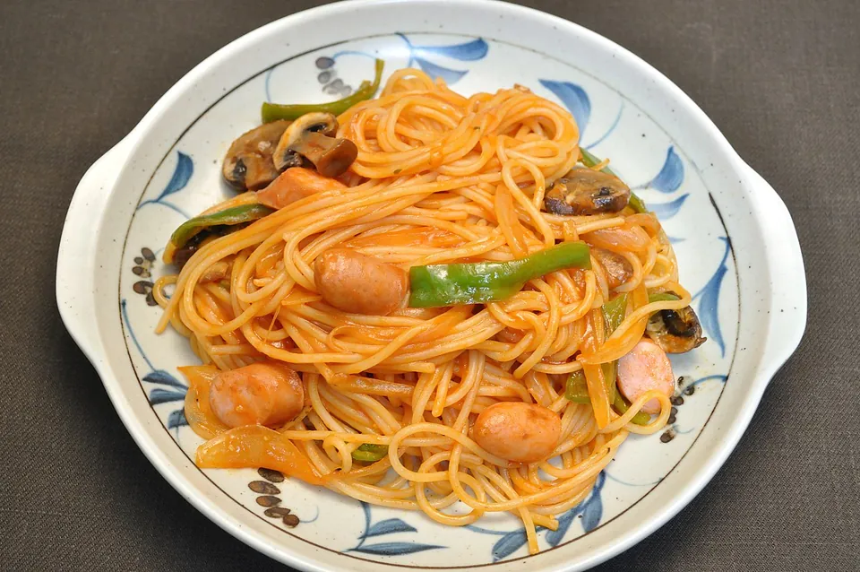 ナポリタンの実写写真（スパゲッティナポリタン）