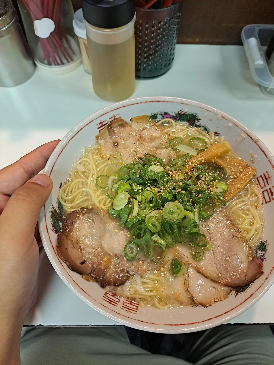 ラーメンの実写写真（京都のラーメン店の塩ラーメン（チャーシュー入り））