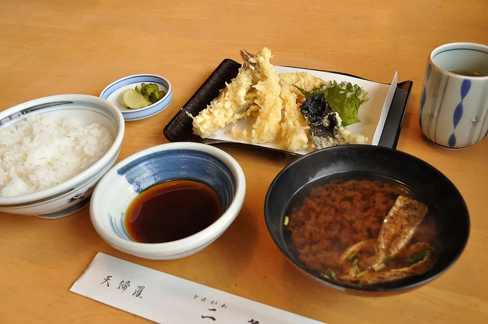 天ぷらの実写写真（天ぷら定食）